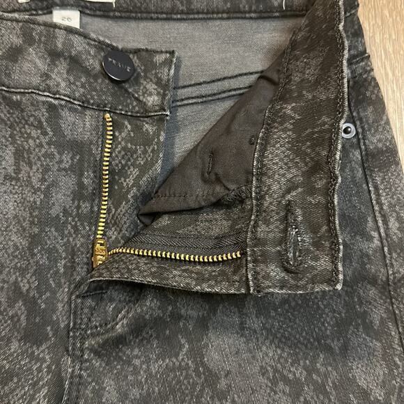 FRAME Skinny Mid Rise Black Python Print Jeans Size 26 - Picture 3 of 7
